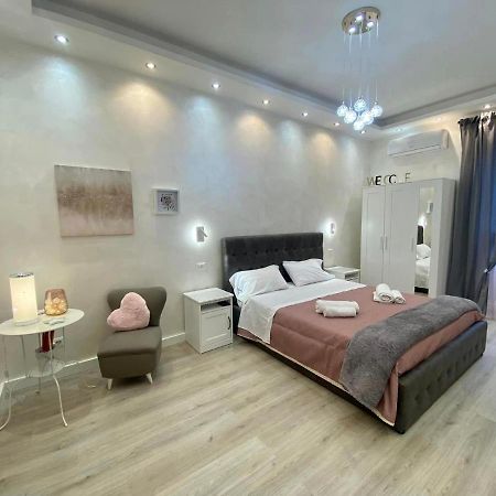 Apartment Close To The Coloseum, 2 Minutes Walk From Metro A מראה חיצוני תמונה