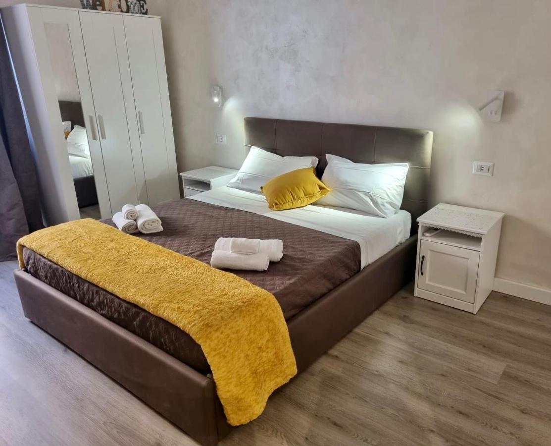 Apartment Close To The Coloseum, 2 Minutes Walk From Metro A מראה חיצוני תמונה