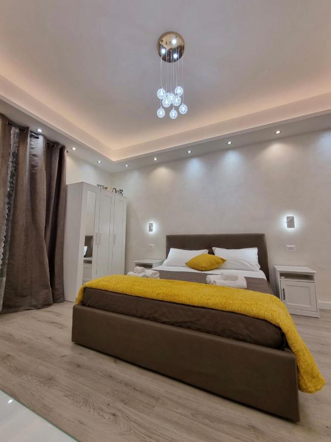 Apartment Close To The Coloseum, 2 Minutes Walk From Metro A מראה חיצוני תמונה