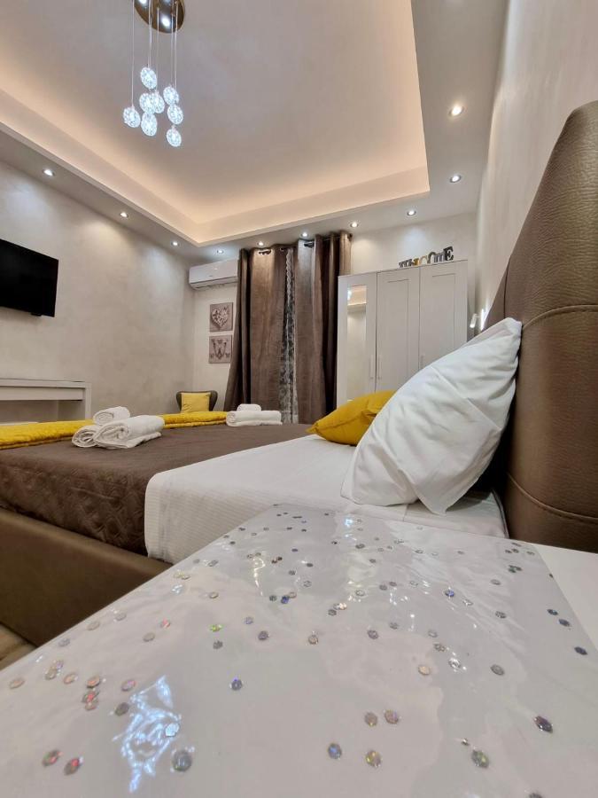 Apartment Close To The Coloseum, 2 Minutes Walk From Metro A מראה חיצוני תמונה