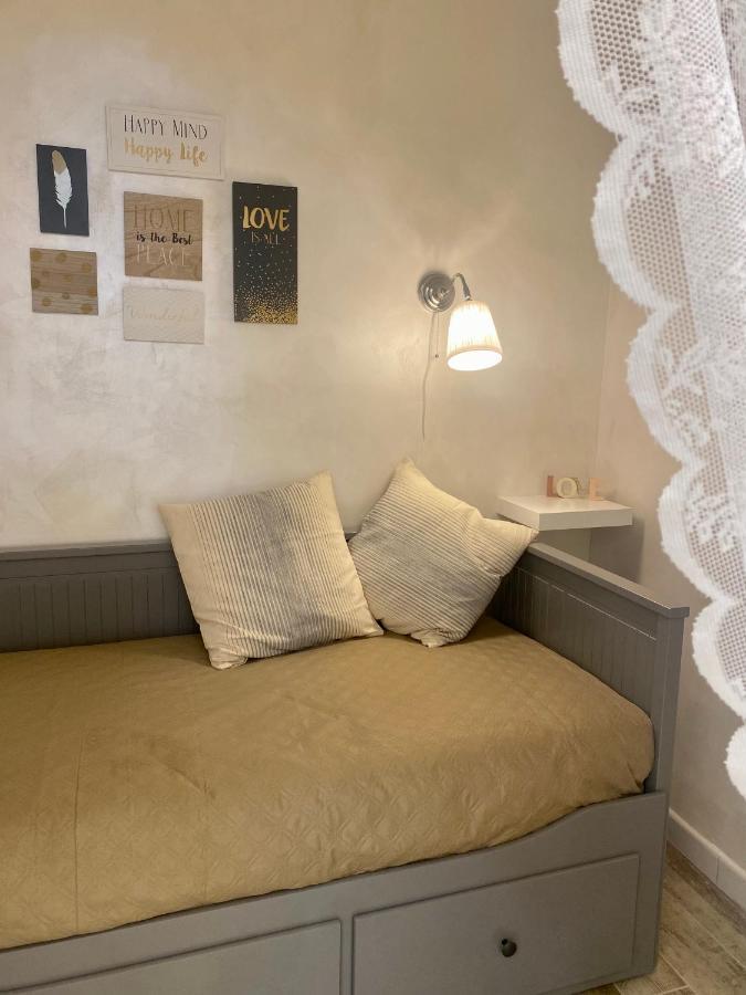 Apartment Close To The Coloseum, 2 Minutes Walk From Metro A מראה חיצוני תמונה