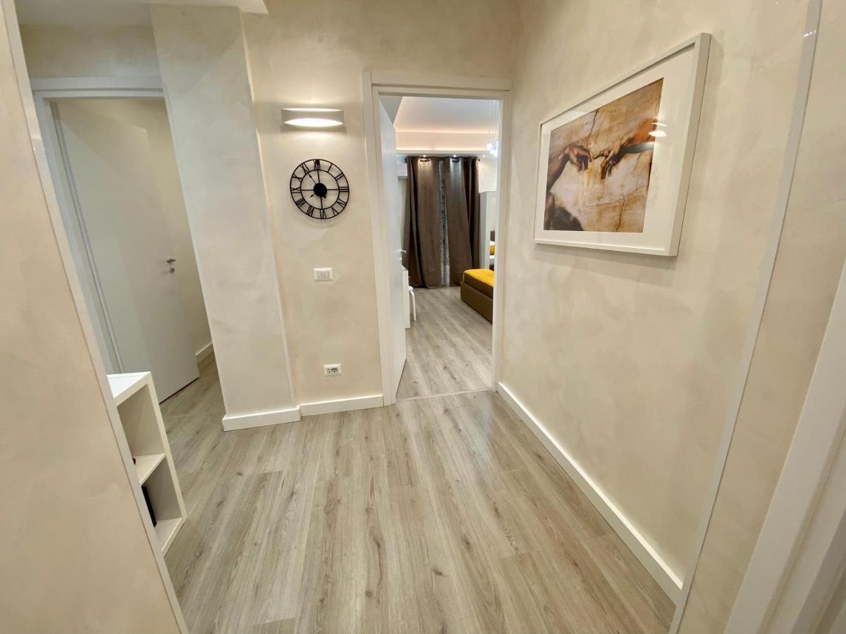 Apartment Close To The Coloseum, 2 Minutes Walk From Metro A מראה חיצוני תמונה